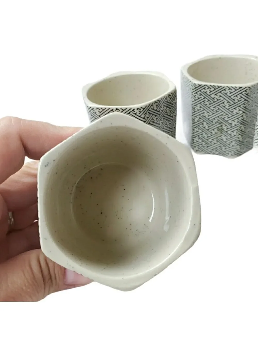 Set of 4 Asian tea cups ceramic waffle print